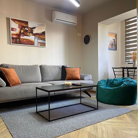 Dea'S Apartment: Hidden Gem Tirana Exteriör bild